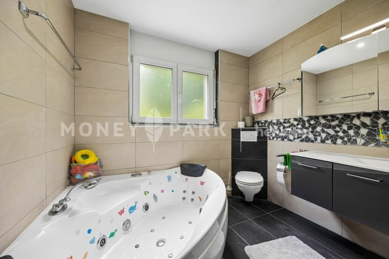 Immeuble de 2 appartements de 4.5 pièces offrant de nombreuses possibilités d'aménagement et de développement. (6)