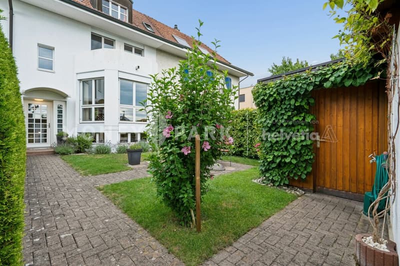 Attraktives 5.5-Zimmer-Reihenmittelhaus an familienfreundlicher Lage (14)