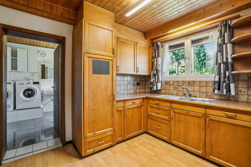 Einfamilienhaus mit grosszügigem Grundstück & vielseitigen Nutzungsmöglichkeiten (7)