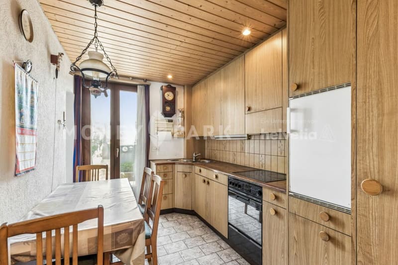 6-Zimmer-Doppelhaushälfte mit viel Potenzial (4)
