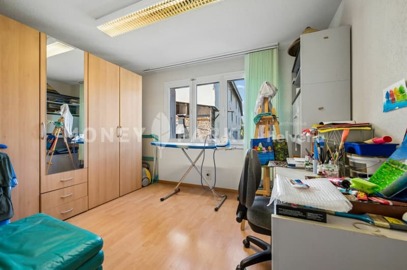 APPARTEMENT FAMILIAL LUMINEUX DE 4.5 PIECES AVEC VÉRANDA ET JARDIN PRIVATIF (6)