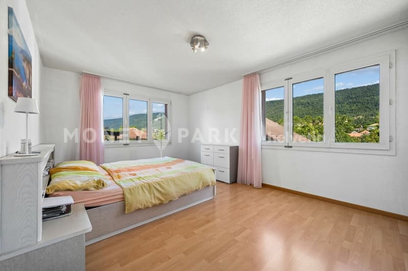 APPARTEMENT FAMILIAL LUMINEUX DE 4.5 PIECES AVEC VÉRANDA ET JARDIN PRIVATIF (4)
