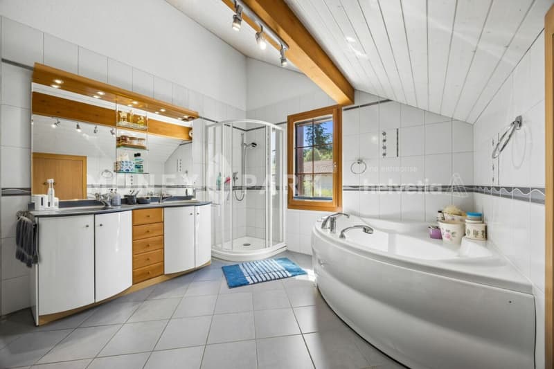 Spacieuse maison familiale avec grand jardin et volumes généreux (8)