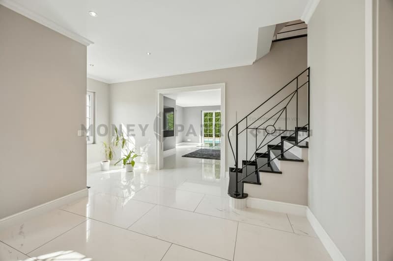 A Sanctuary of Luxury, Privacy and Tranquility (9)
