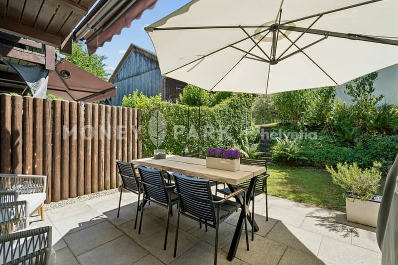 5.5-Zimmer-Reihenmittelhaus mit besonderem Wohngefühl und Garten (2)
