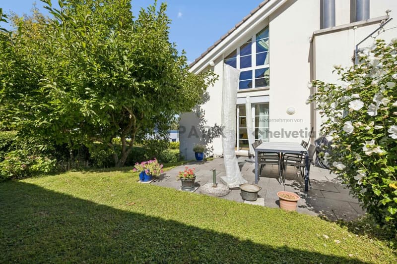 6.5-Zimmer-Doppelhaushälfte mit Garten (10)