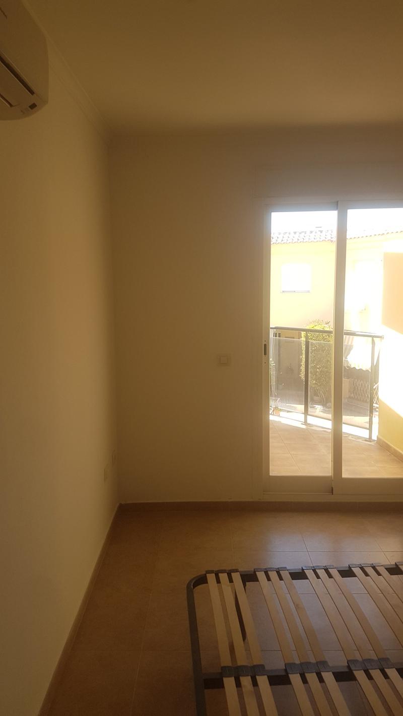 Charmantes 4-Zimmer-Reihenhaus mit Pool in ruhiger Lage von Pego (10)