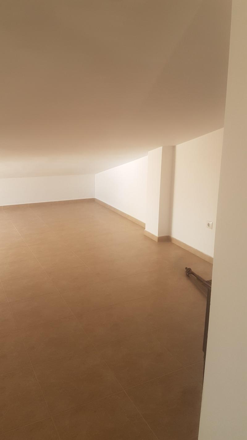 Charmantes 4-Zimmer-Reihenhaus mit Pool in ruhiger Lage von Pego (13)