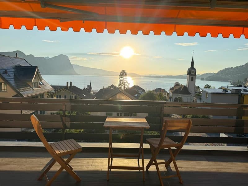 EXKLUSIVE 3.5 ZIMMER WOHNUNG MIT UNVERBAUBARER SEE- UND BERGSICHT (1)