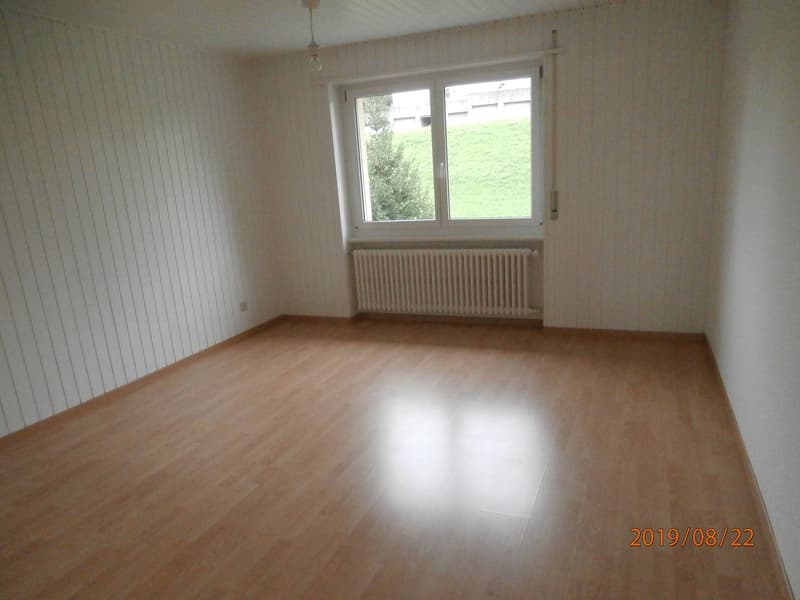 3 1/2 Zimmerwohnung zu vermieten (6)