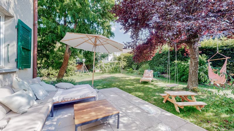 Grosszügiges Wohnen mit traumhaftem Garten im Spiegel! (20)