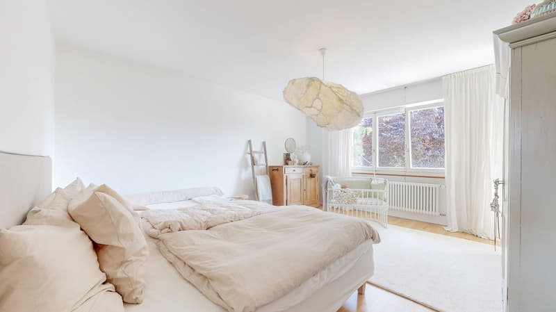 Grosszügiges Wohnen mit traumhaftem Garten im Spiegel! (14)