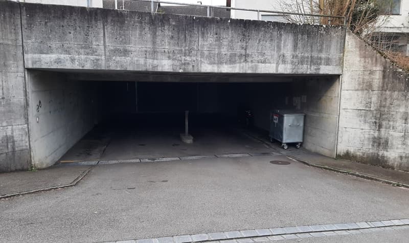 Places de stationnement pour deux-roues à louer (3)