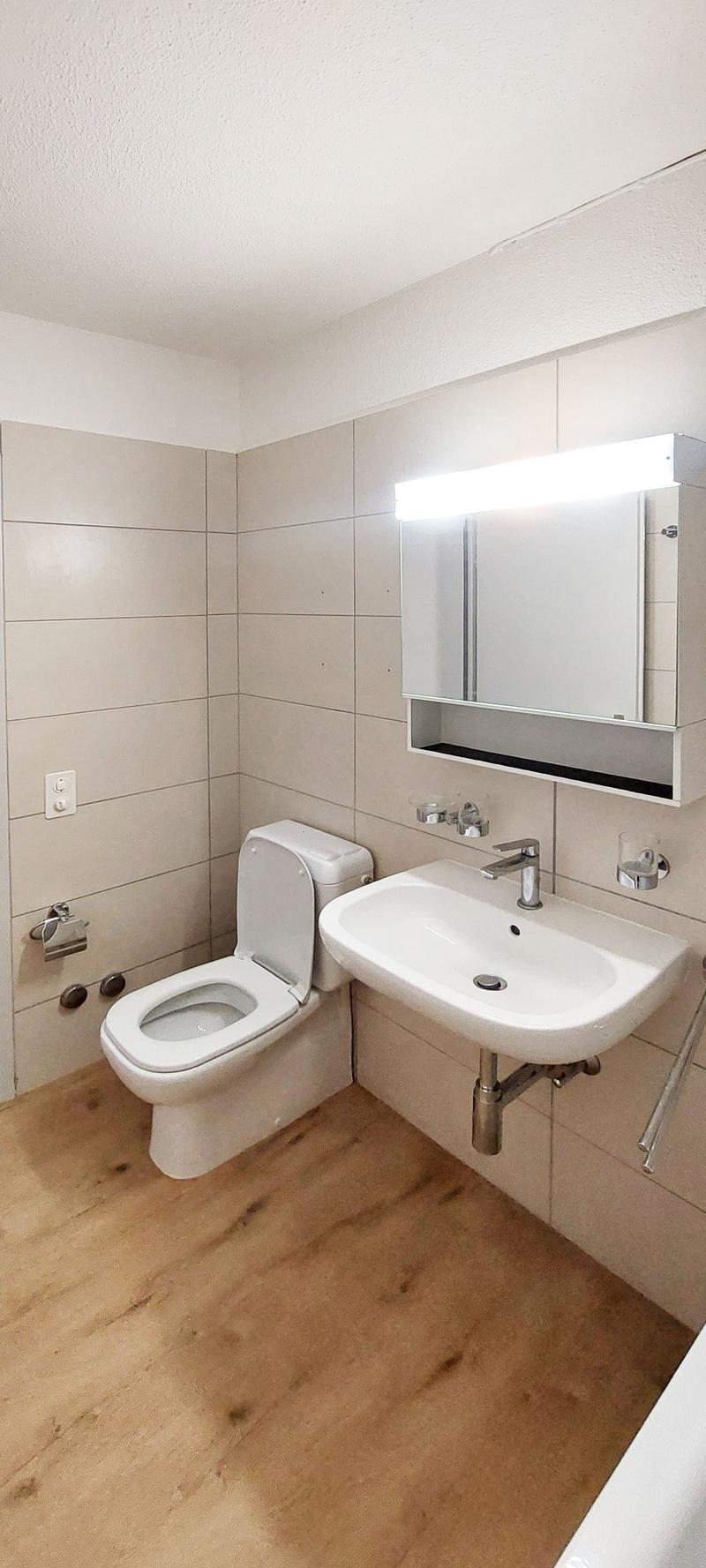 Appartamento di 2,5 locali recentemente ristrutturato con ampio balcone in affitto ad Ascona. (9)