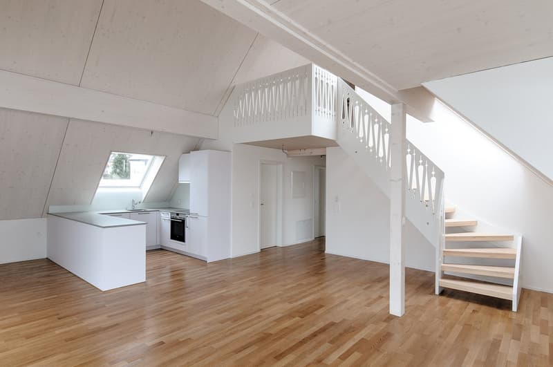 Über den Dächern von Bäretswil schöne 4.5 Dachmaisonettwohnung (3)