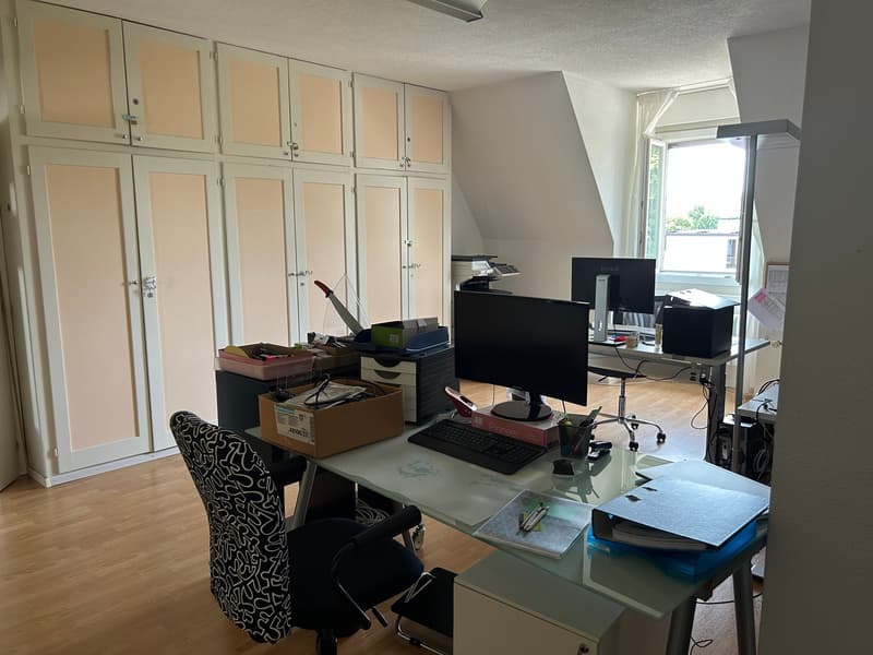 Helles Büro an zentraler Lage in Murten – 4 Zimmer, 78 m² (3)