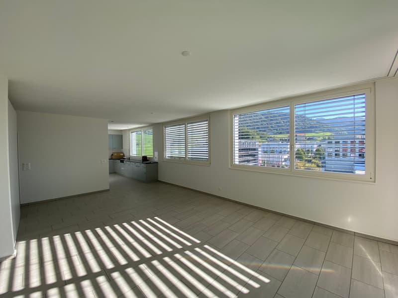 Grosszügige 5-Zimmer-Dachwohnung mit 194 m² als einzige Wohnung im Gebäude (1)