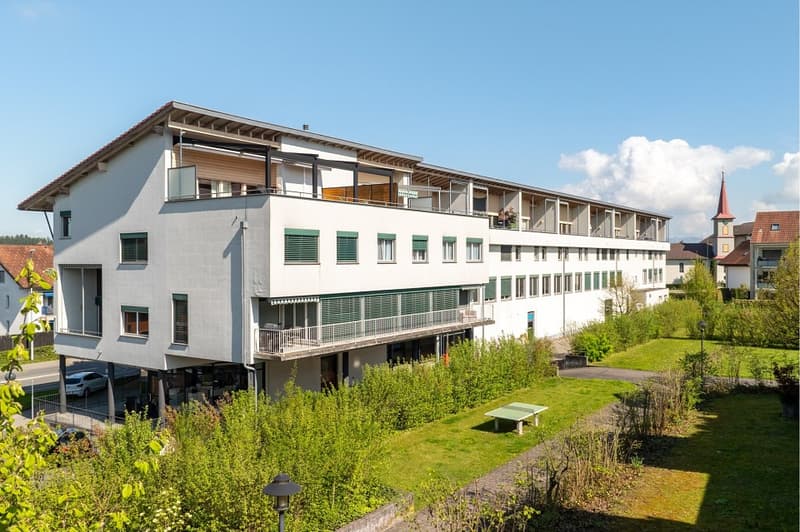 Traumhafte 4.5-Zimmer-Maisonette-Wohnung mit Terrasse, Bergblick und Hobbyraum in Holzhäusern (1)