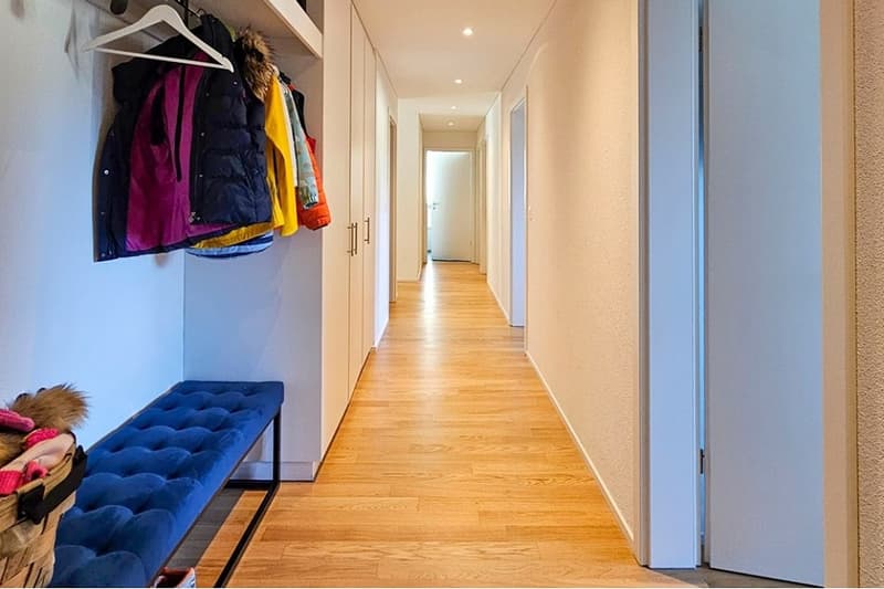 Grosszügige 5.5-Zimmer-Wohnung mit traumhafter Aussicht in Goldau (5)