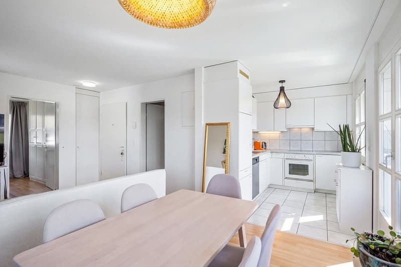 Attraktive 2.5-Zimmer-Wohnung an zentraler Lage in Baar (4)