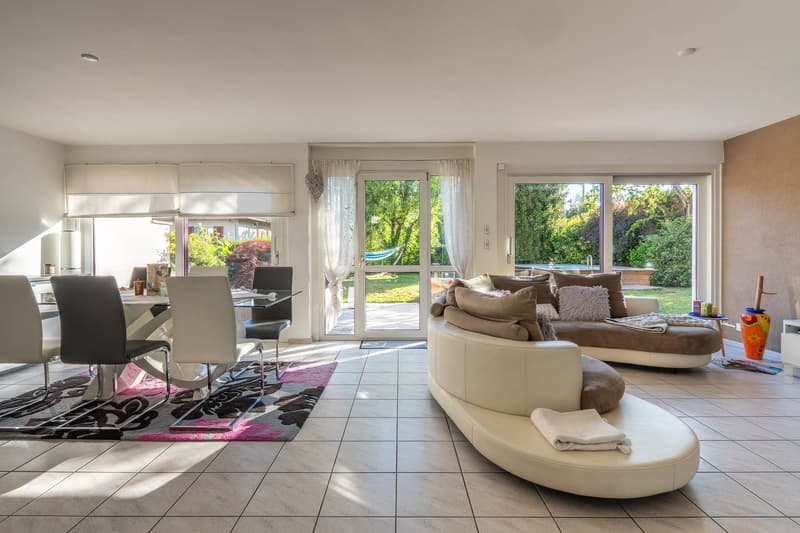 Villa contiguë en pignon avec jardin et piscine – Gland (VD) (16)