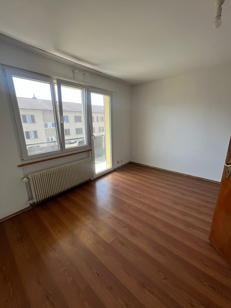Charmantes WG-Zimmer mit Balkon in ruhiger Lage in Dietlikon – ab sofort verfügbar (1)