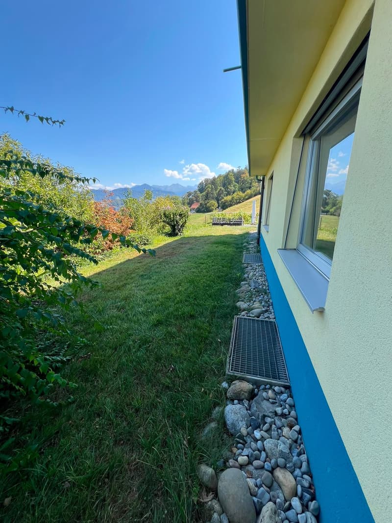 Charmante 3.5-Zimmerwohnung mit Balkon, Terrasse, Garten und herrlichem Bergblick in Kriens (12)
