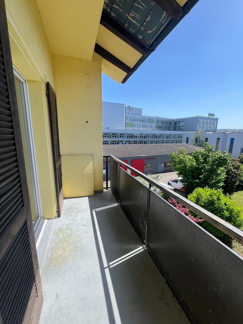 Gemütliche 1.5-Zimmer-Wohnung mit Balkon in Dietlikon (4)