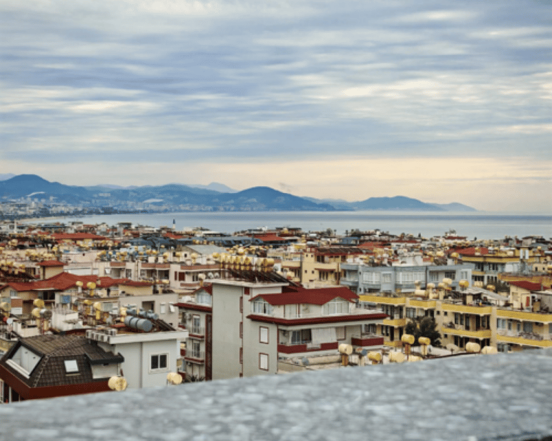Living with a wide view over the roofs of Alanya (2)