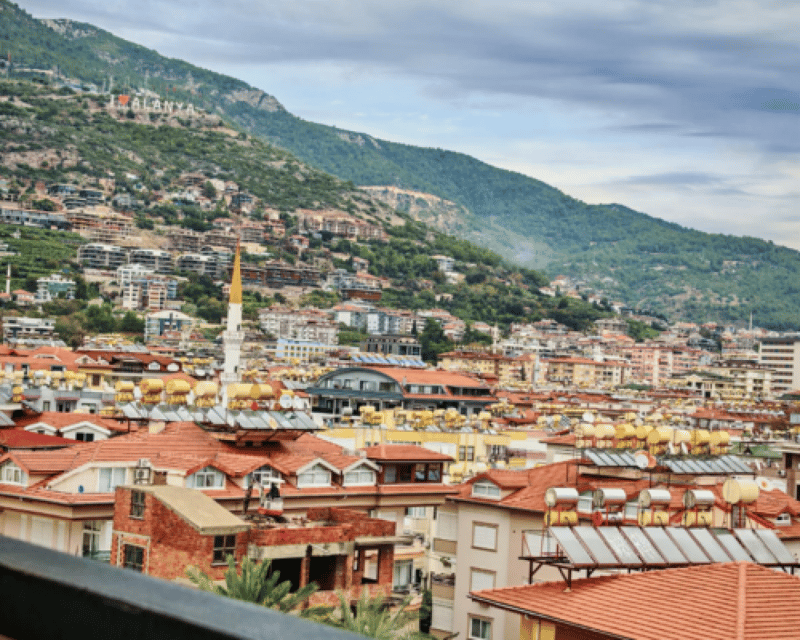 Living with a wide view over the roofs of Alanya (8)