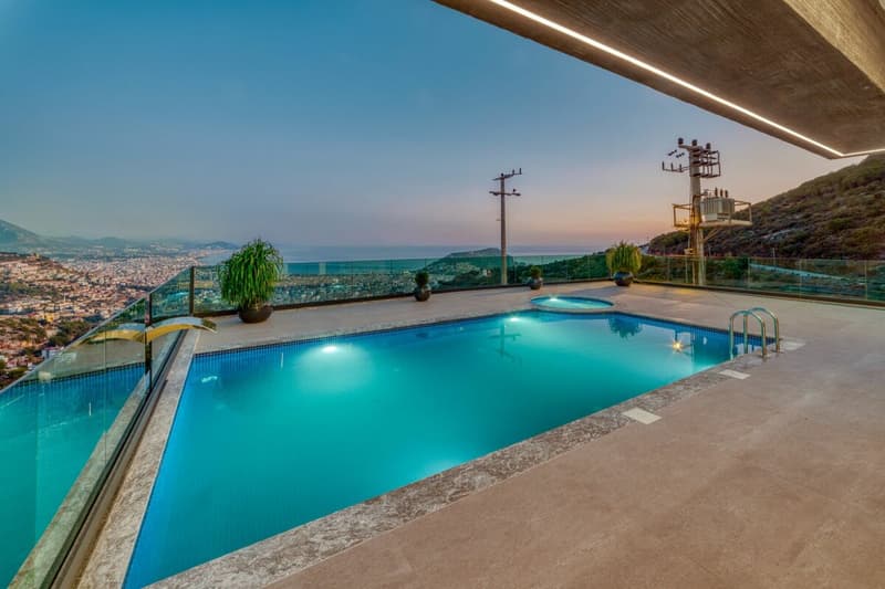 Architectural Designer Villa above the roofs of Alanya - extraordinary luxury with panoramic views (5)