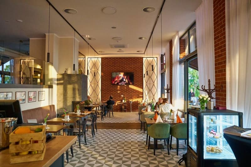4-STAR HOTEL RESORT WITH TENNIS FACILITIES (3)