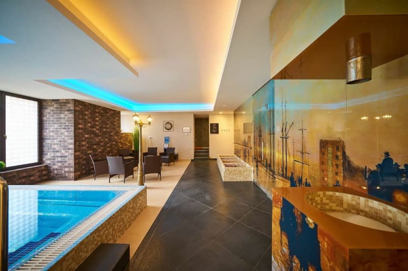 4-STAR HOTEL RESORT WITH TENNIS FACILITIES (24)