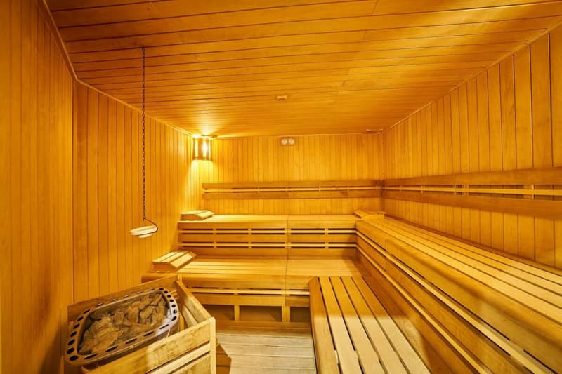 4-STAR HOTEL RESORT WITH TENNIS FACILITIES (22)