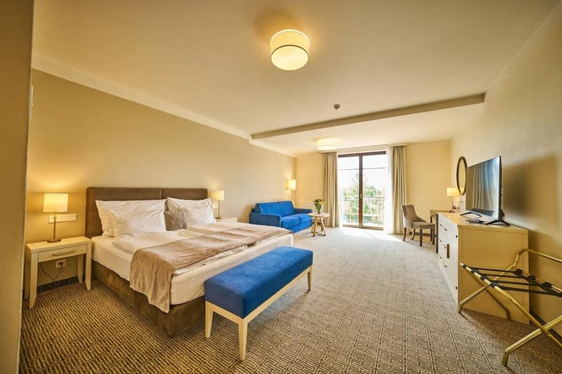 4-STAR HOTEL RESORT WITH TENNIS FACILITIES (7)