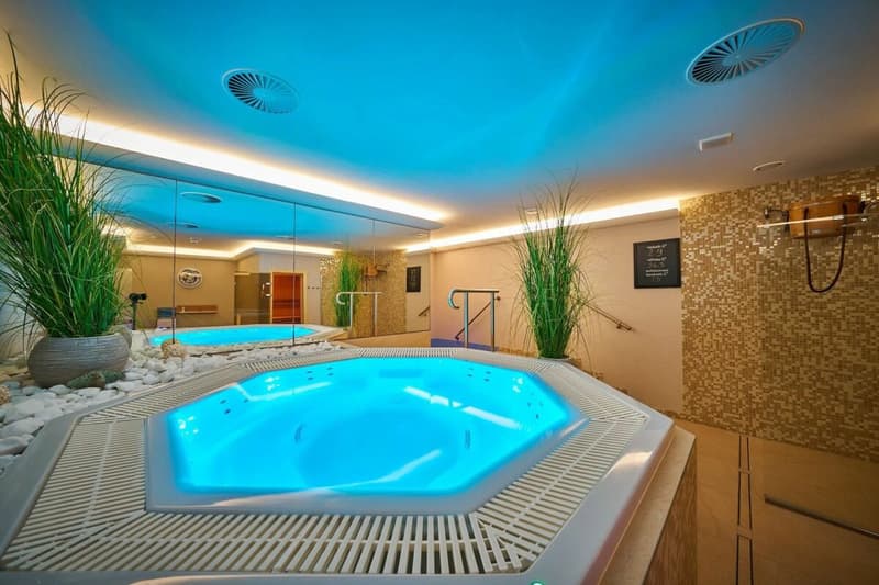 4-STAR HOTEL RESORT WITH TENNIS FACILITIES (18)
