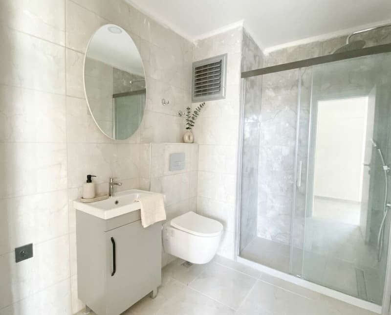Bright, sunny 3-room apartment with a wide view to the sea in Alanya (2)