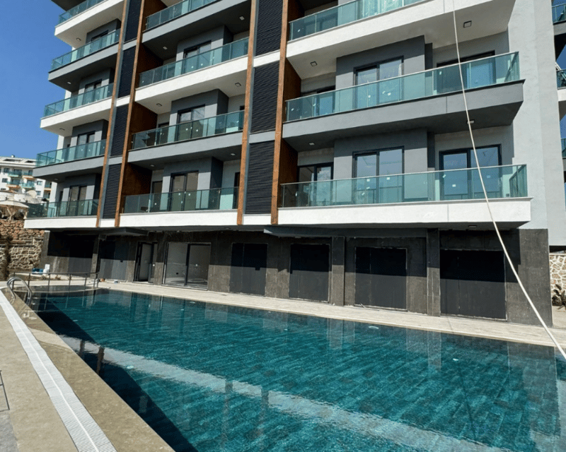 Bright, sunny 3-room apartment with a wide view to the sea in Alanya (8)