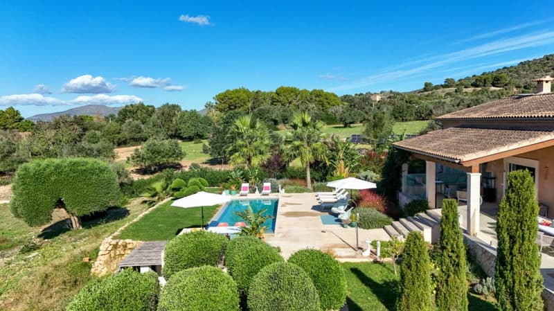 EXCLUSIVE LUXURY FINCA WITH INFINITY POOL & MAXIMUM PRIVACY (2)