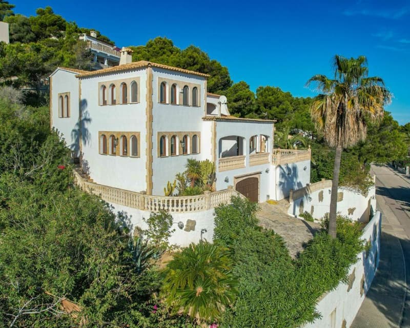 LUXURY VILLA WITH BREATHTAKING SEA VIEW ON MALLORCA (3)