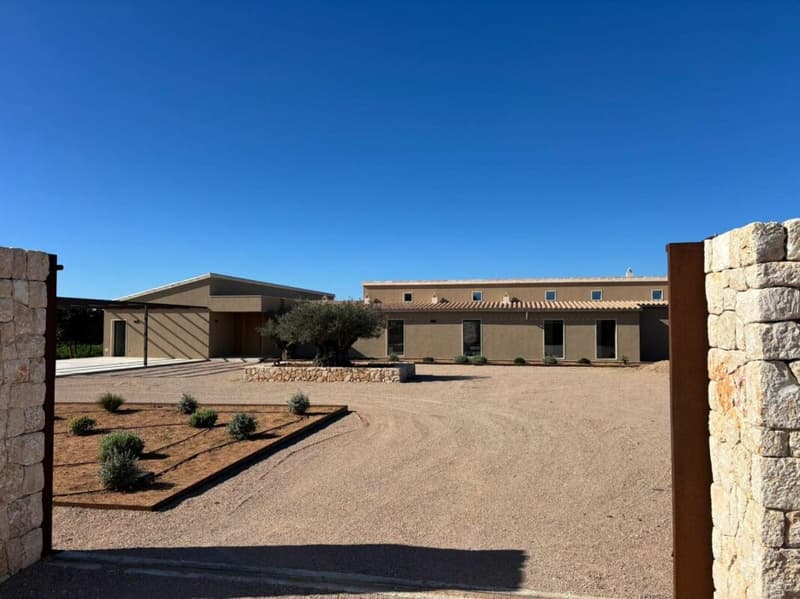 ERSTKLASSIGE DESIGNERVILLA FÜR HÖCHSTE ANSPRÜCHE IM SÜDOSTEN MALLORCAS (18)