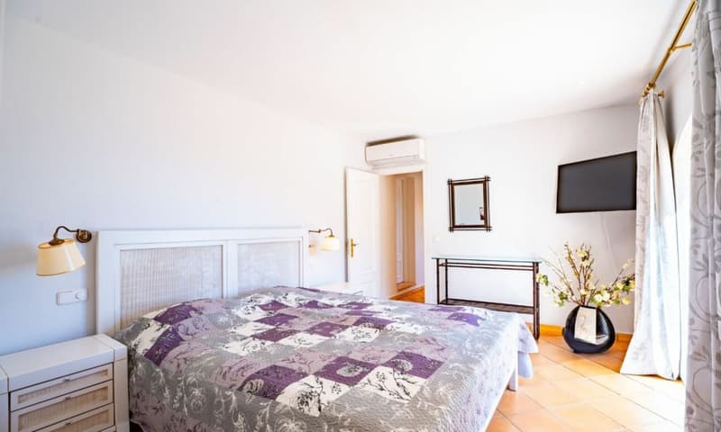 VILLA IN TRAUMLAGE AUF MALLORCA MIT PANORAMA-MEERBLICK (21)