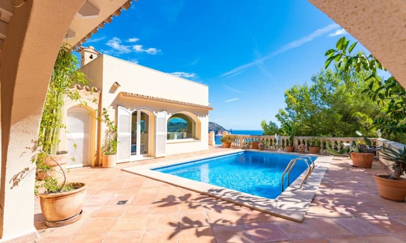 VILLA IN TRAUMLAGE AUF MALLORCA MIT PANORAMA-MEERBLICK (9)