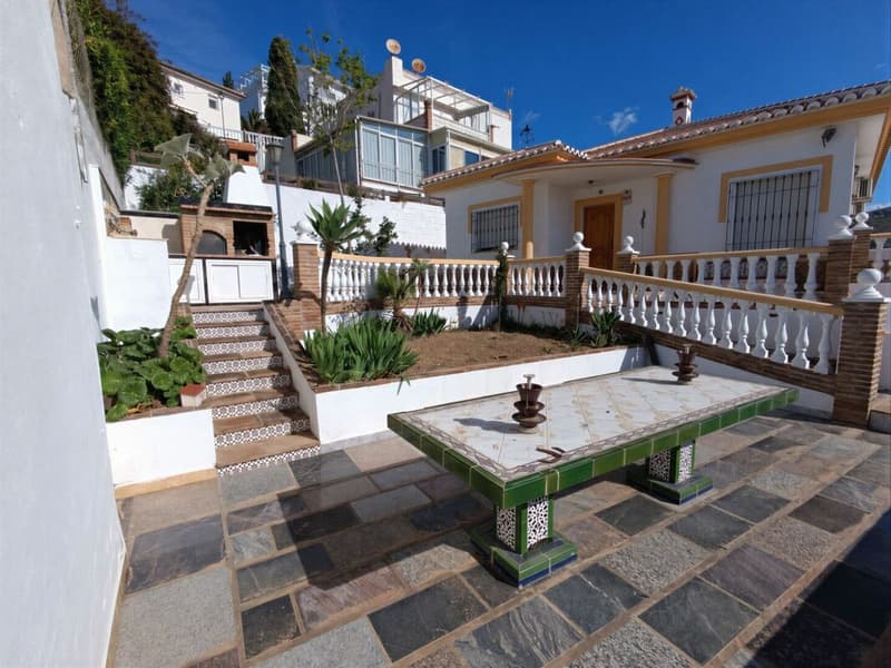 FREISTEHENDES HAUS IN TORROX COSTA MIT MEERBLICK UND GROSSEM GRUNDSTÜCK (2)