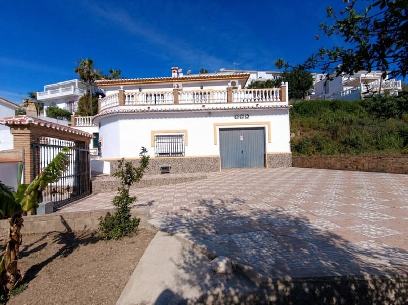 FREISTEHENDES HAUS IN TORROX COSTA MIT MEERBLICK UND GROSSEM GRUNDSTÜCK (4)