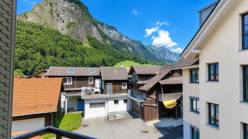 GROSSZÜGIGE DACHWOHNUNG MIT BERGBLICK (6)