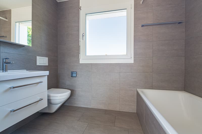 Wunderschöne 3.5-Zimmer-Wohnung mit grossem Balkon (9)
