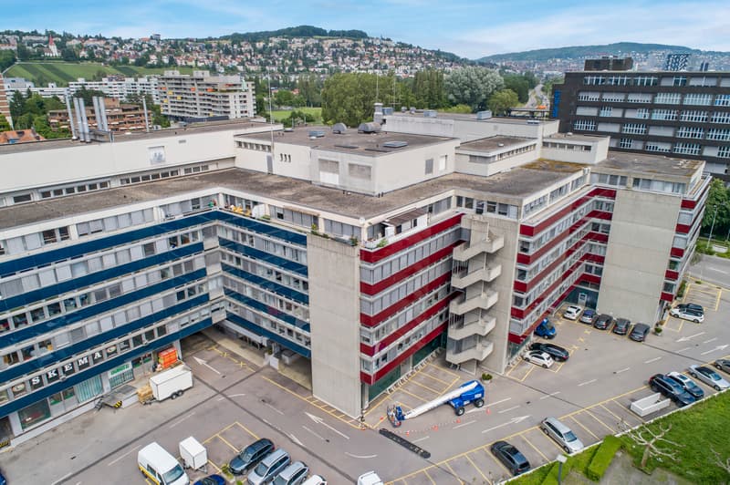 Helle und grosszügige Bürofläche an zentraler Lage (1)