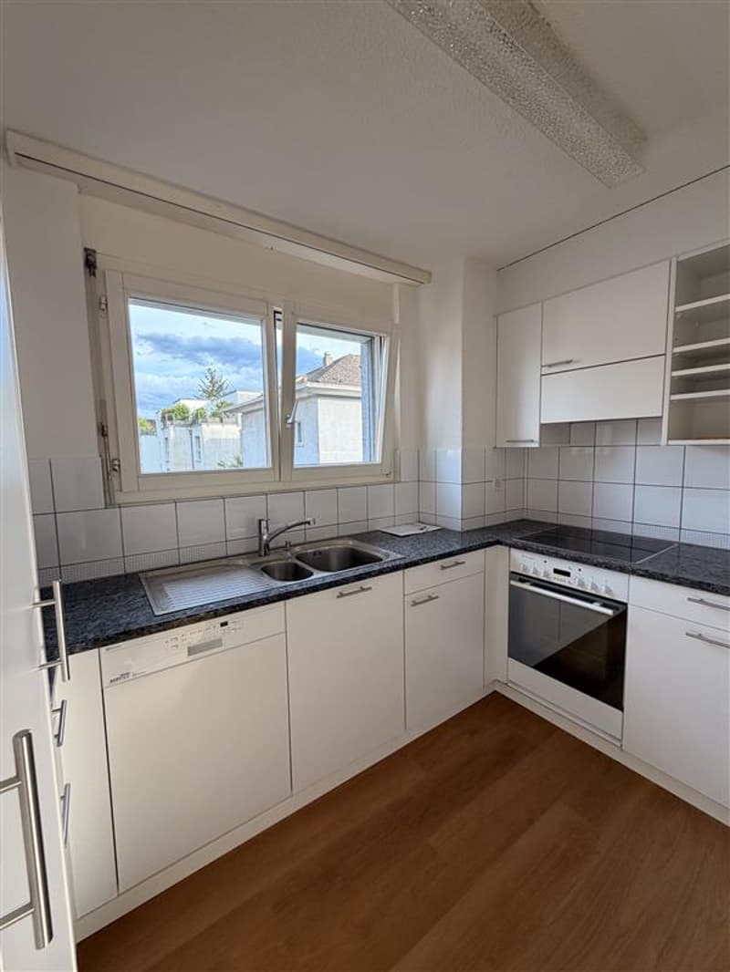 Grosszügige 4.5-Zimmerwohnung  mit Balkon (6)
