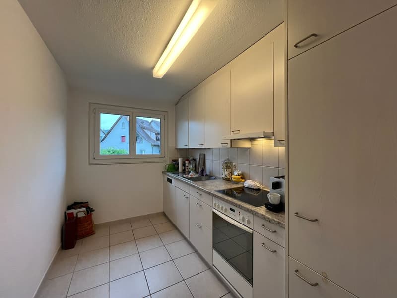 Schöne 4-Zimmer-Wohnung mit Balkon an attraktiver Lage in Dielsdorf (6)